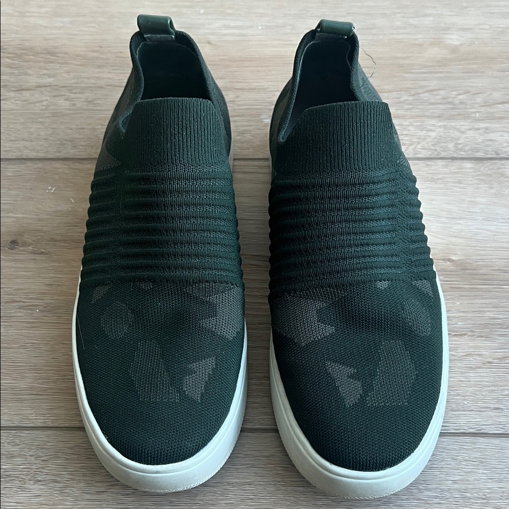 Steve Madden Dark Green Camouflage Slip-On Sneakers Size 6 Casual Shoes